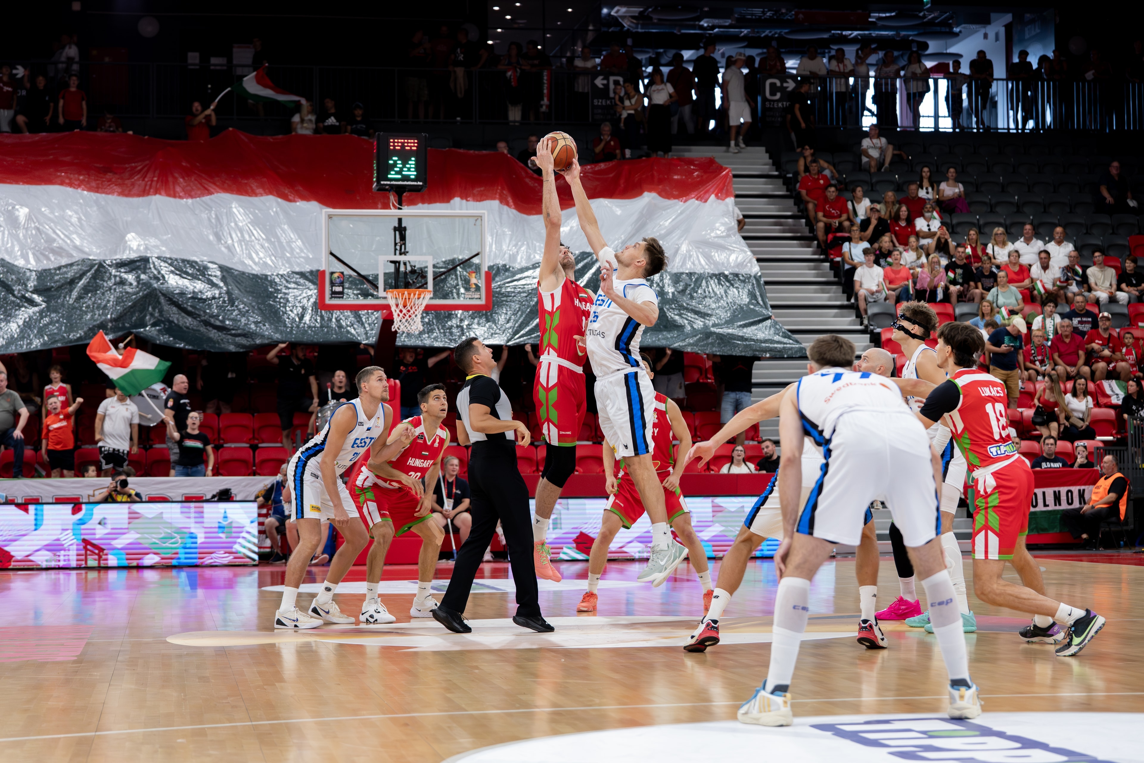 Basketball — 08