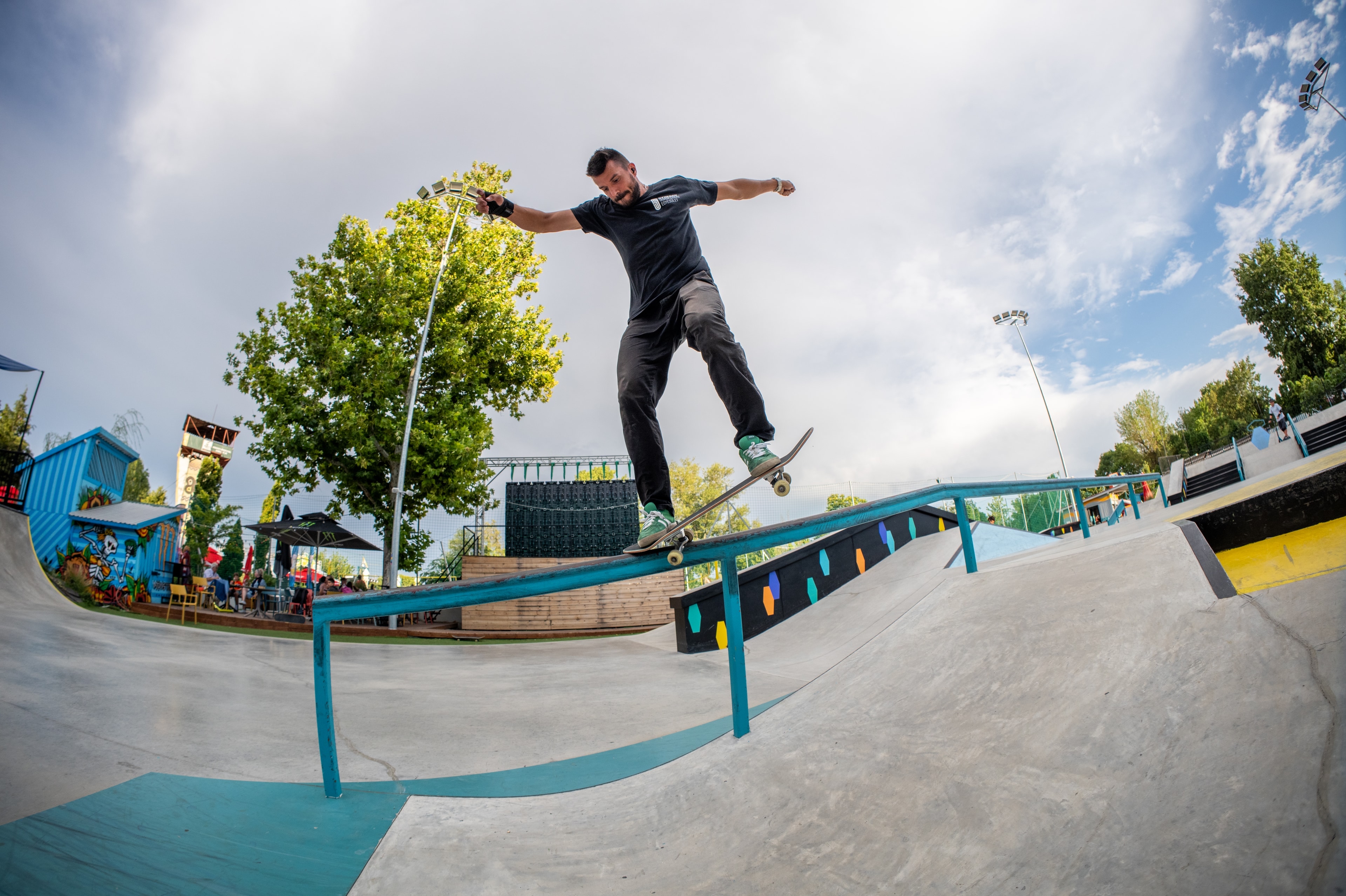 Skateboarding — 03