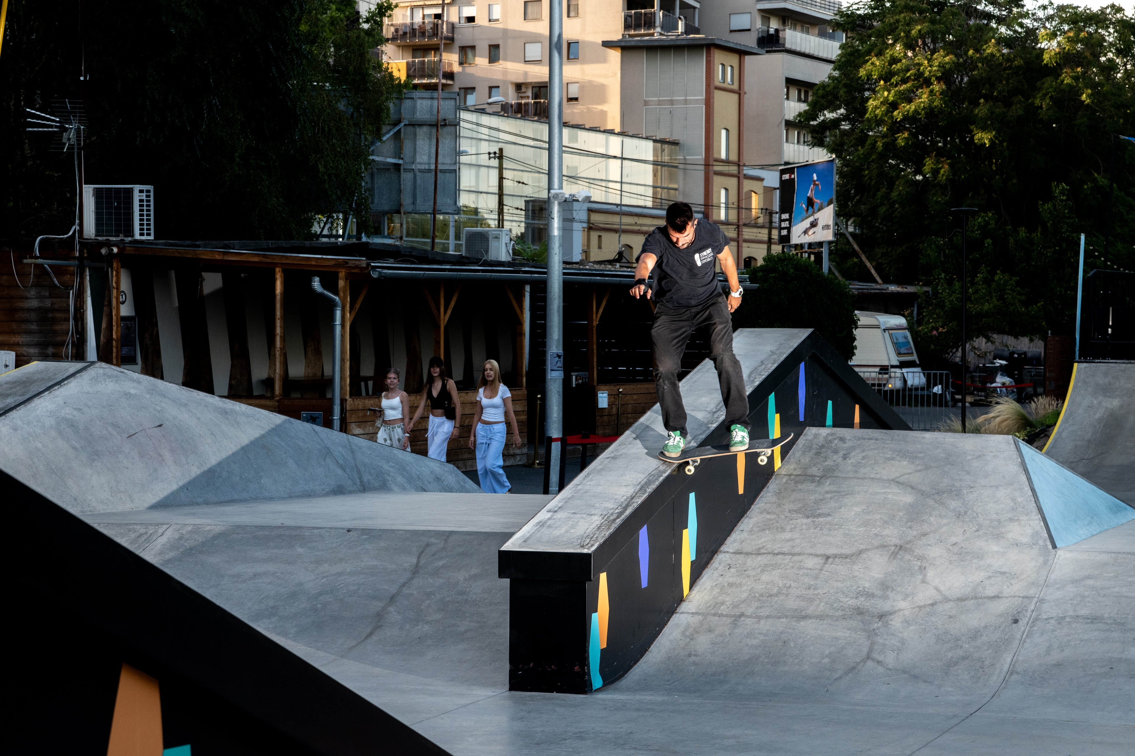 Skateboarding — 04